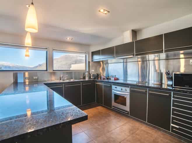 20T/26 Lake Esplanade, Queenstown