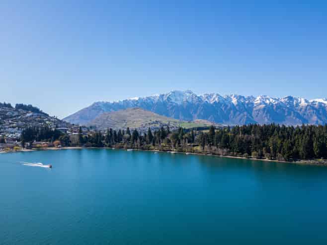 20T/26 Lake Esplanade, Queenstown