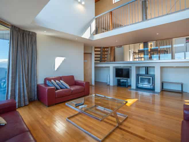 132 Wynyard Crescent, Fernhill