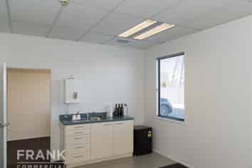 High-Profile Retail, Showroom or Office Space
