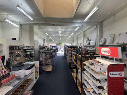 Large Farmers Block Retail Tenancy