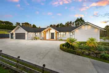 37A Mill Flat Road, Riverhead