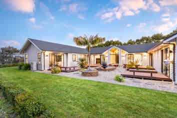 37A Mill Flat Road, Riverhead