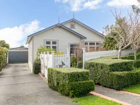 18 Haumia Street, Johnsonville