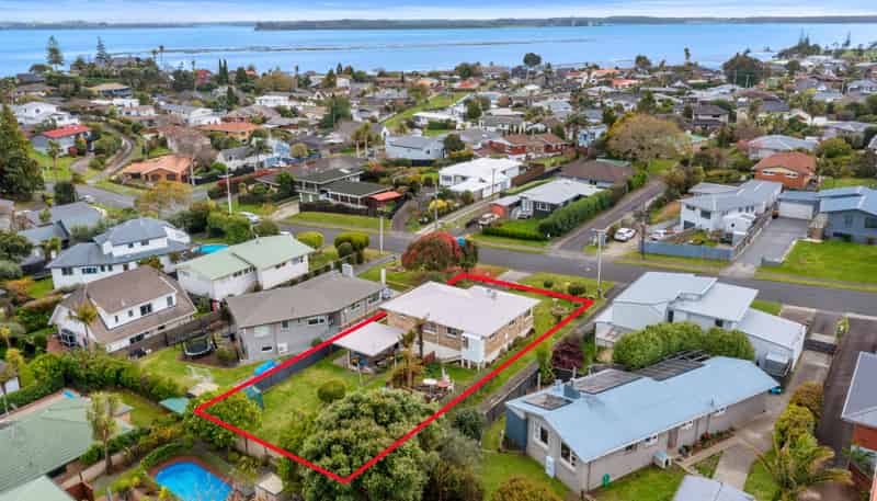52 Smiths Road, Matua