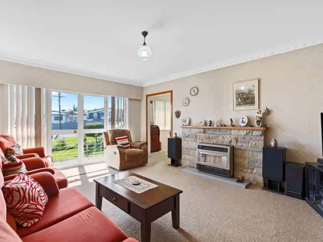 52 Smiths Road, Matua