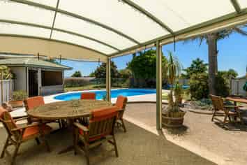 41 Walter Henry Drive, Omanawa