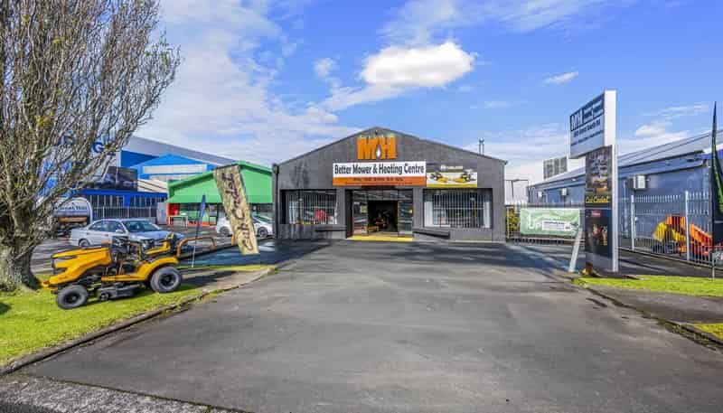 303 Great South Road, Takanini