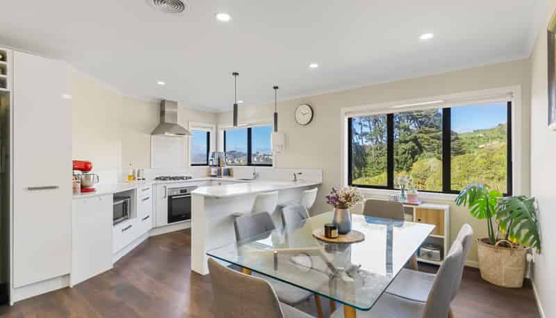 77 Erlestoke Crescent, Churton Park