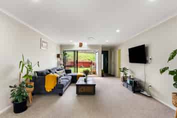 77 Erlestoke Crescent, Churton Park