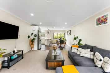 77 Erlestoke Crescent, Churton Park
