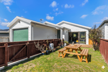 77 Erlestoke Crescent, Churton Park