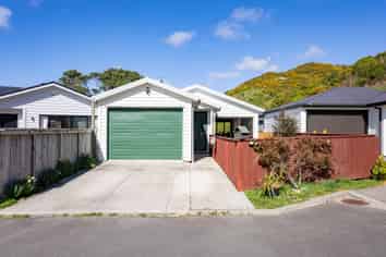 77 Erlestoke Crescent, Churton Park