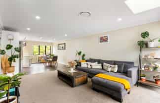 77 Erlestoke Crescent, Churton Park