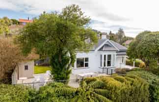 2 Melrose Street, Roslyn