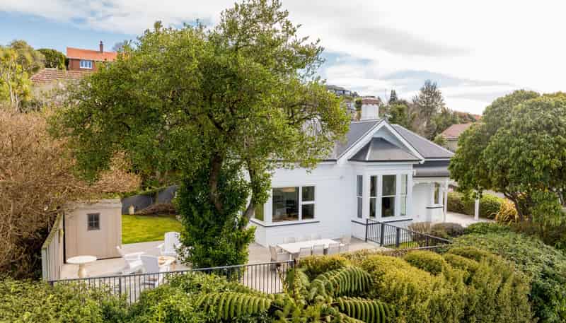 2 Melrose Street, Roslyn