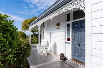 2 Melrose Street, Roslyn