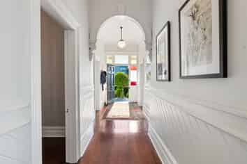 2 Melrose Street, Roslyn