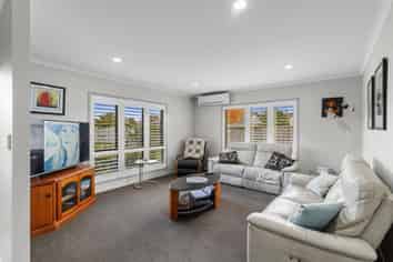 102 Farringdon Avenue, Rototuna