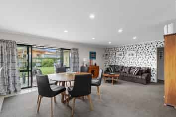 102 Farringdon Avenue, Rototuna