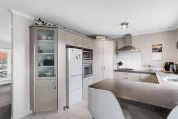 102 Farringdon Avenue, Rototuna