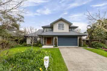 70 Whiting Crescent, Greenmeadows
