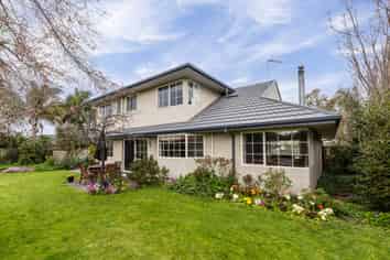 70 Whiting Crescent, Greenmeadows