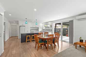 44 Pebble Beach Boulevard, Kamo