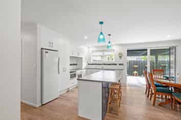 44 Pebble Beach Boulevard, Kamo