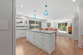 44 Pebble Beach Boulevard, Kamo