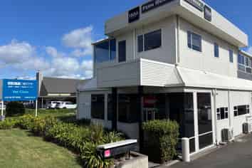Well-Presented Office in the Heart of Havelock Nth