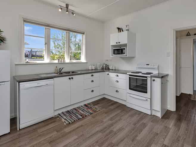 4 Ferry Road, Waipu