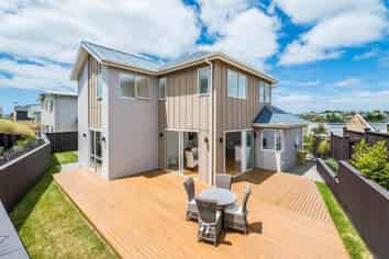 4 Tuatini Place, Long Bay