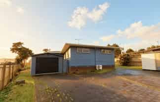 13 Pipitea Place, Massey