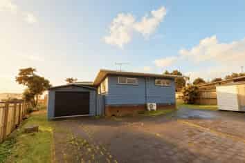 13 Pipitea Place, Massey