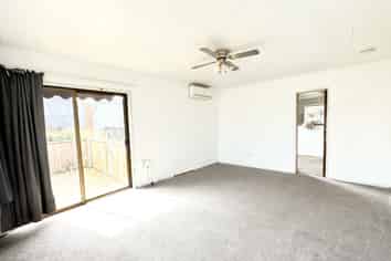 13 Pipitea Place, Massey