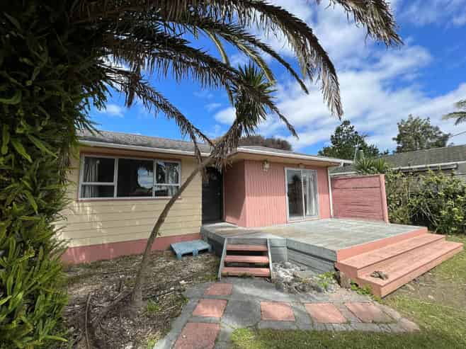 92 Bruce McLaren Road, Henderson