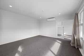 76 Pages Road, Linwood