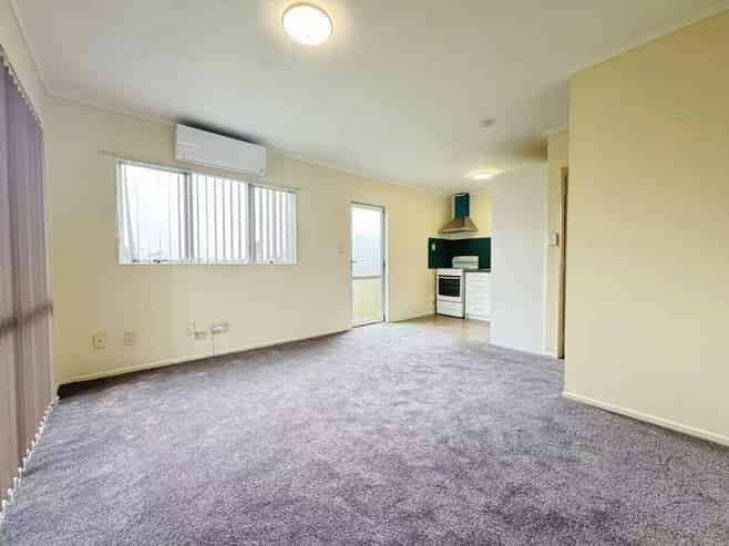 1/657 Massey Road, Mangere East