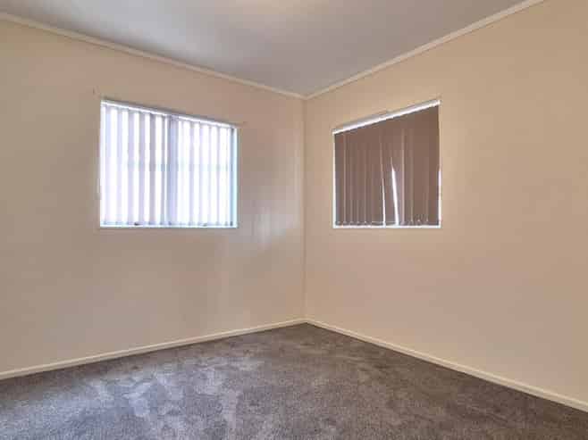 1/657 Massey Road, Mangere East