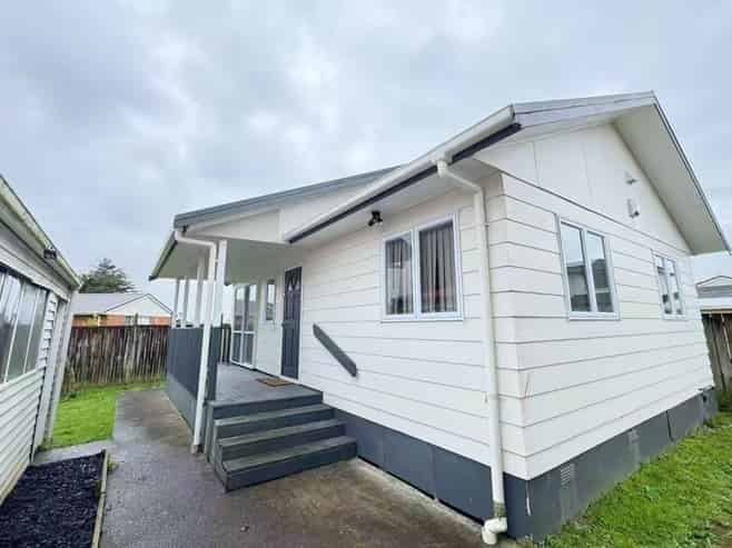 1/657 Massey Road, Mangere East