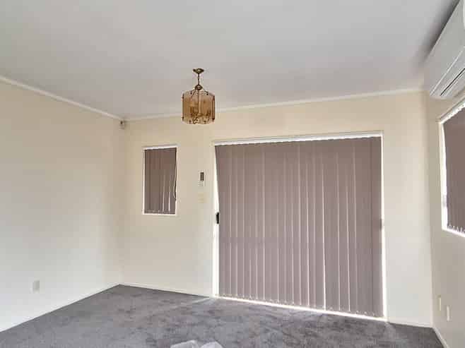 1/657 Massey Road, Mangere East