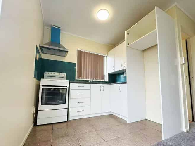 1/657 Massey Road, Mangere East