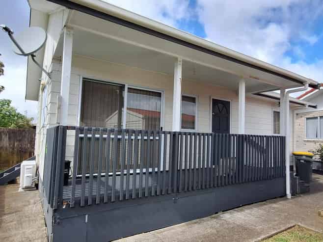 1/657 Massey Road, Mangere East