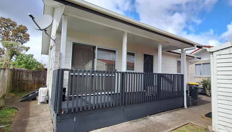 1/657 Massey Road, Mangere East