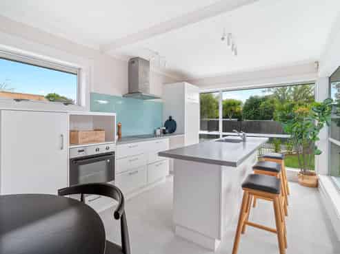 829 Ferry Road, Woolston