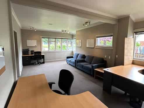 High profile office with excellent parking