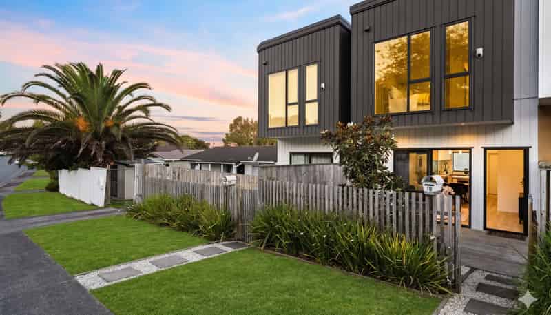 1D Quincey Place, Massey