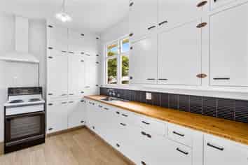 142 Carlyle Street, Napier South