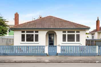 142 Carlyle Street, Napier South